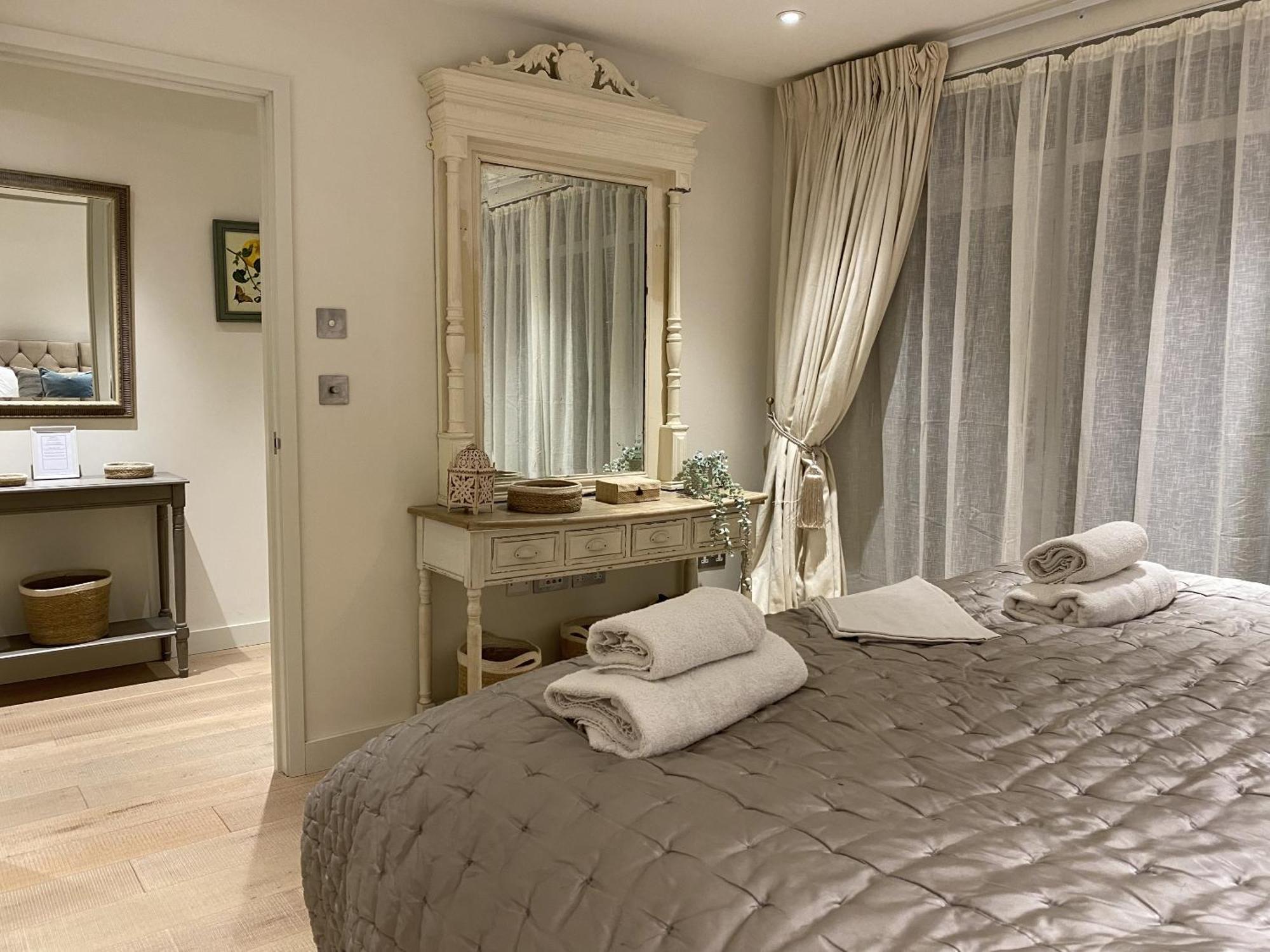 Walcot Yard With Parking, Bath Keys Apartment ภายนอก รูปภาพ